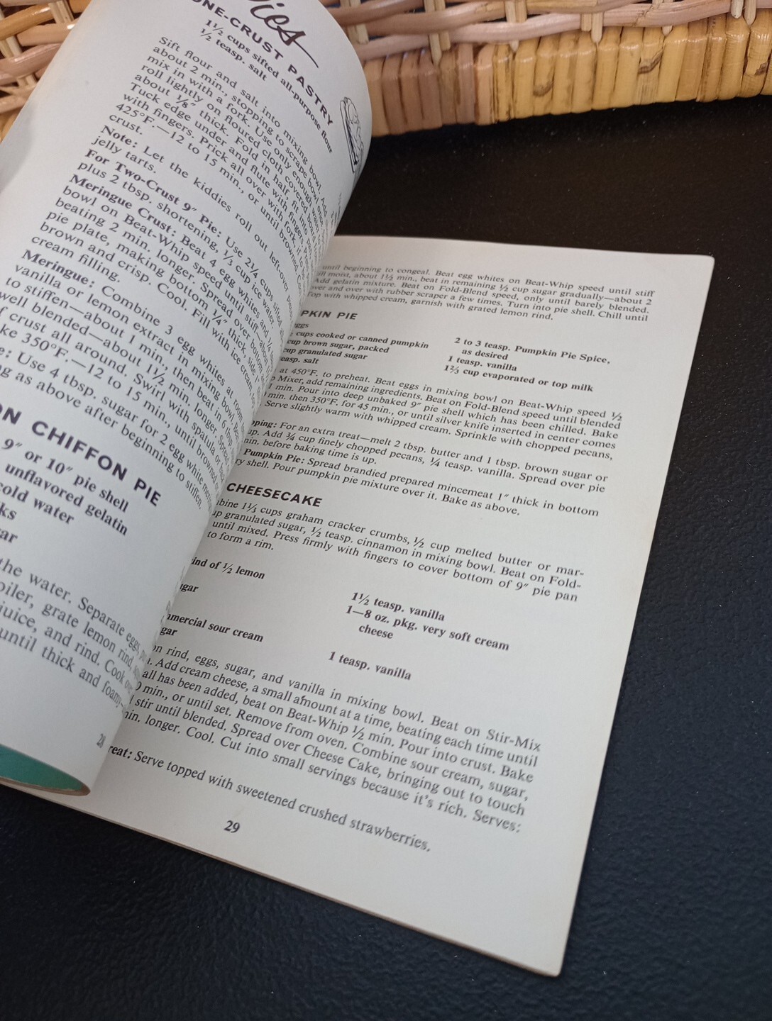 Vintage 1960 Sunbeam Deluxe Mixmaster Hand Mixer Recipe Instruction Book 35 Page