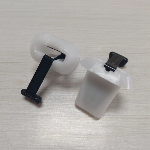 2Pcs Rear Cushion Seat Pad Fixing Clips Grommet Nylon For Kia Hyundai 8916022000 - Picture 2 of 5