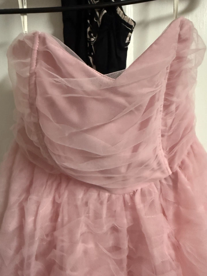 Vestido de tule rosa Wicked + Forever 21 médio - Imagem 3 de 4