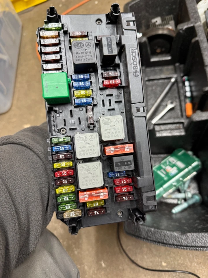 Mercedes GLK350 2010-2016 módulo de control de caja de fusibles delantero Sam A2129009905 (OEM) Foto 4 de 4