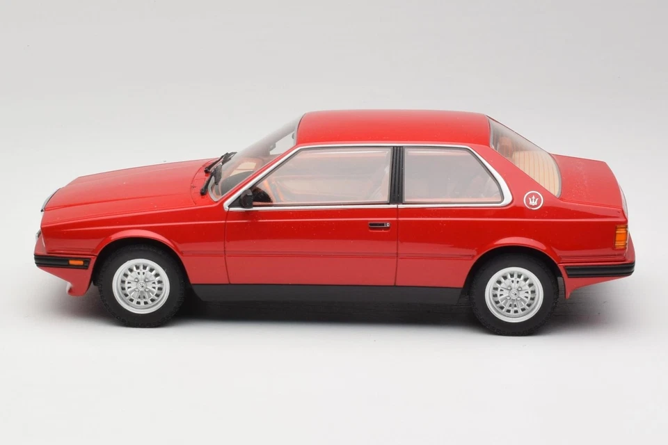 107123501 Maserati BiTurbo Coupe Rosso Corsa Minichamps 1/18 - Immagine 3 di 4