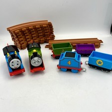 Thomas  Percy Track Master Motorized Action Engine with cars  track WORKS 