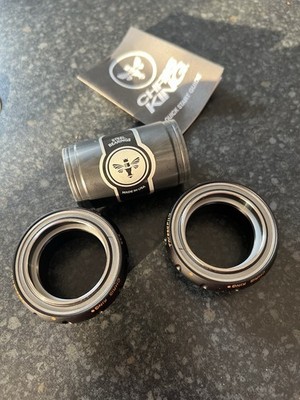 Chris King ThreadFit 30 Edelstahl Innenlager schwarz und gold