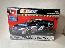AMT Pfizer Ford Taurus NASCAR 1:25 Model Kit ...