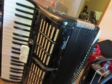 Accordion Crucianelli, 120 bass,17.5" KB,.2/4 reeds,LM,good condition