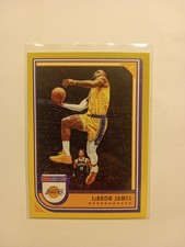2022-23 Panini NBA Hoops Yellow LeBron James Short Print SP #170