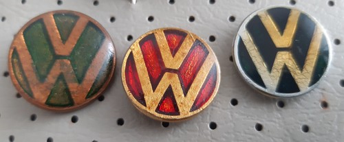 Volkswagen VW car logo vintage pins - Afbeelding 1 van 1