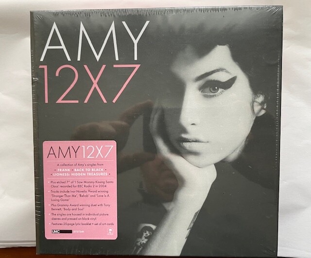 AMY WINEHOUSE 12x7 The Singles Collection UMC Island 7´´ Box AMY WINEHOUSE 12x7 The Singles Collection UMC Island 7´´ Box