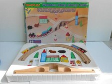 VTG 1997 SIMPLEX WOODEN CHUG ALONG TRAIN SET 34 Pieces ADICA PONGO INC.
