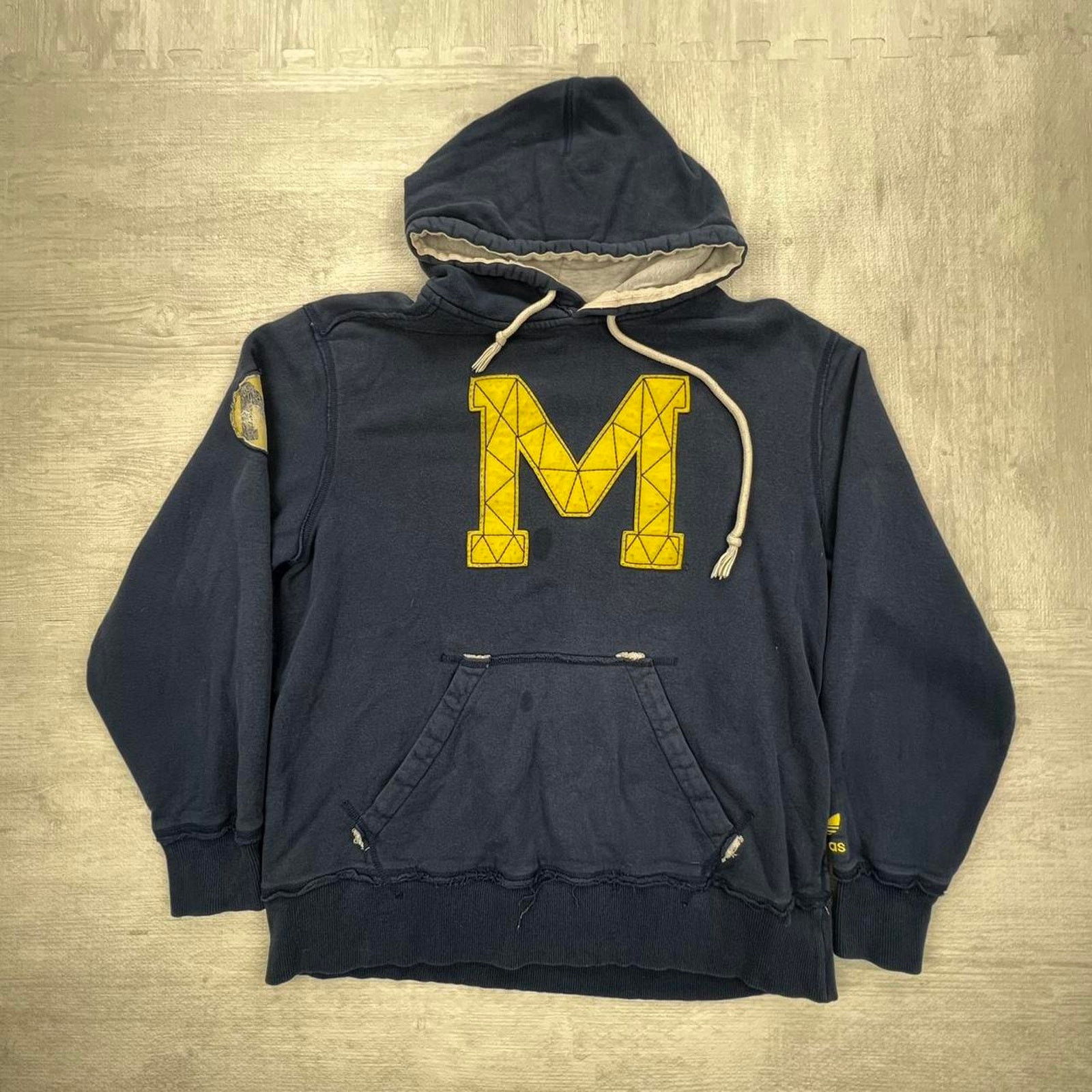Vintage Y2K Michigan Wolverines Sweatshirt Size: L Blue Yellow NCAA College