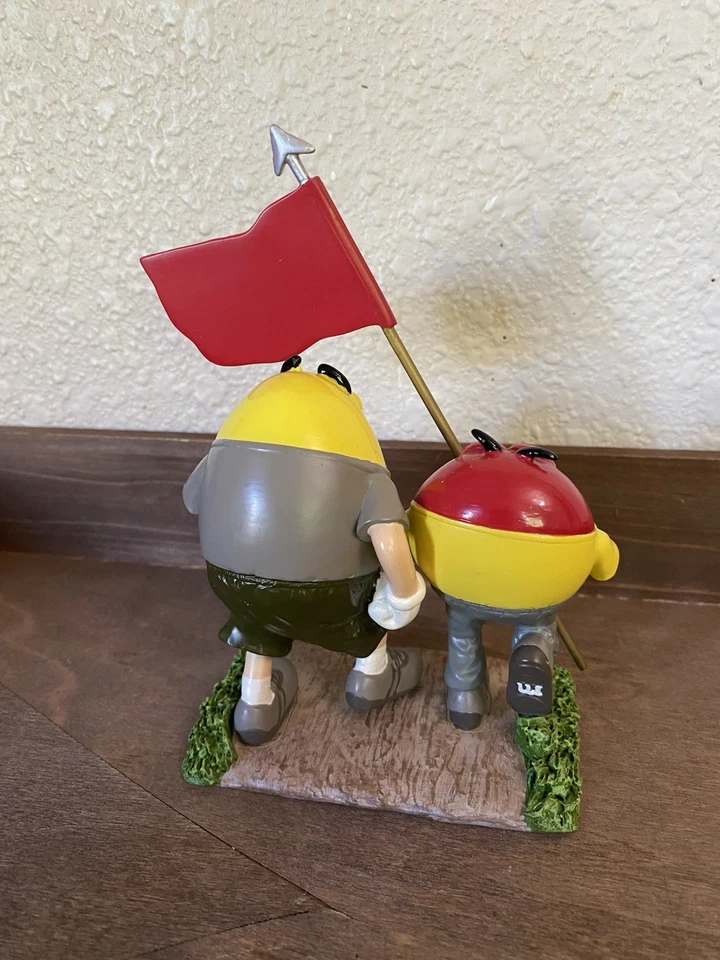 M&M’S BORN LEADER FULL COLOR SALUTE TO U. S.M.C. “FLYING COLORS” 2011 RARE - Image 3 of 4