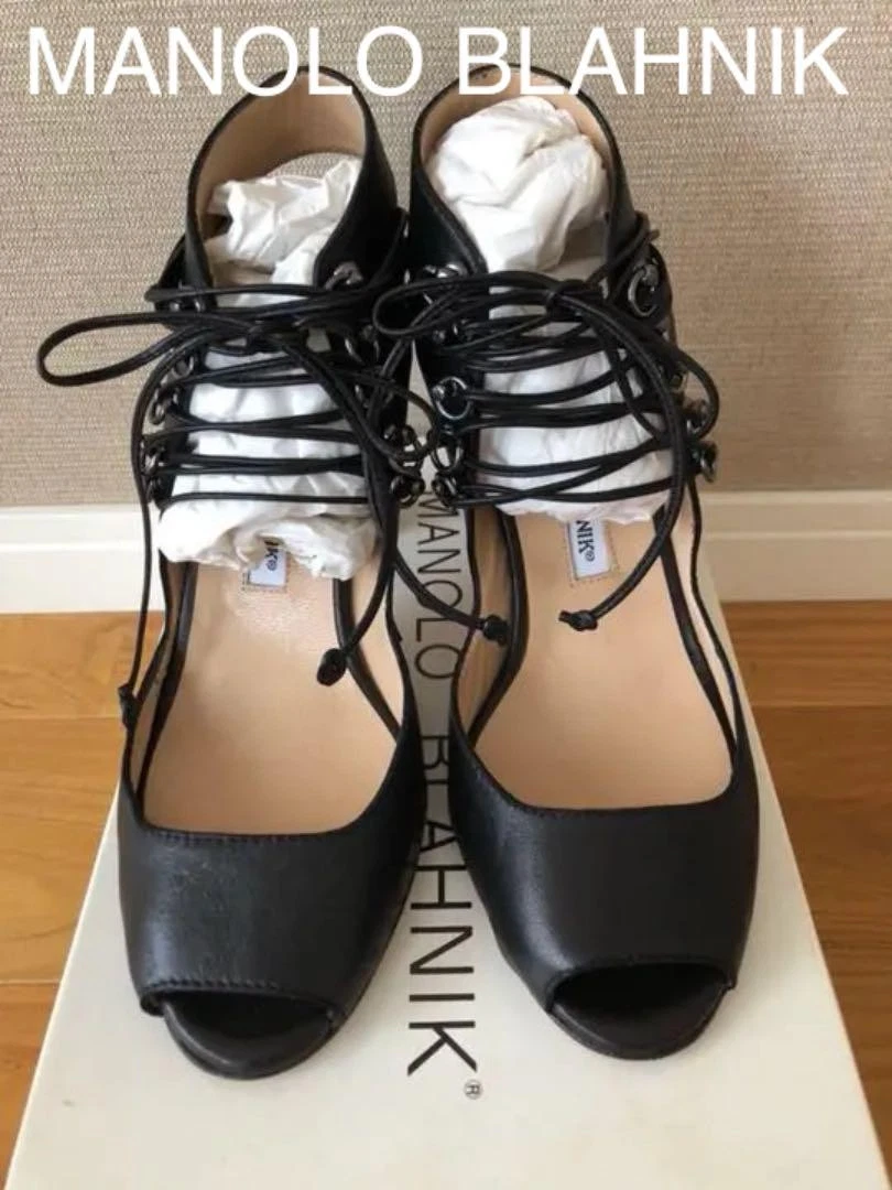 MBT Sandali stringati Manolo Blahnik in pelle nera 24 5 cm ottime condizioni usati
