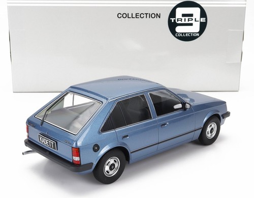 MODELLINO AUTO STATICO TRIPLE9 OPEL KADETT D 1984 BLU MODELLISMO SCALA 1:18 - Foto 2 di 6