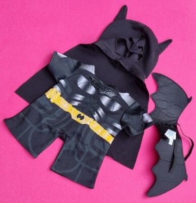 Build A Bear Bat Man DC Comics Anzug Justice League sehr guter Zustand Kleidung im Ruhestand 