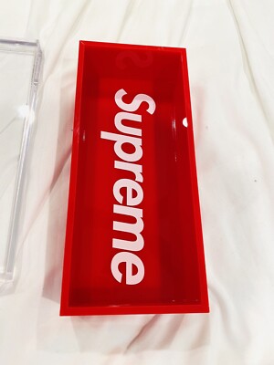 New w/ Defect Supreme Fall/Winter 2016 Clear Red Acrylic Lucite