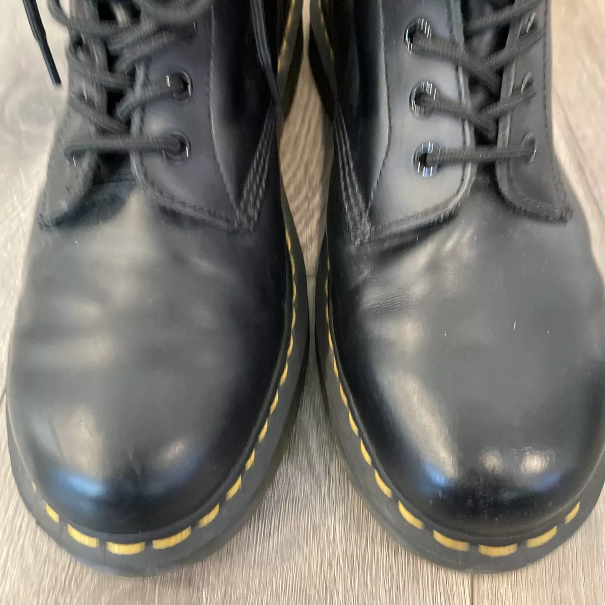 Dr martens deals crease