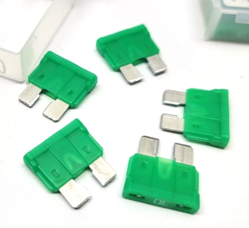 Lot of 25 Fuse-Blade Type Littelfuse ATO30 Blade Fuses 32V 30A - Image 3 of 4