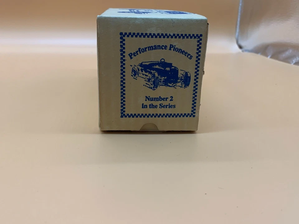 Ertl Collectibles 1932 FORD Delivery Van Isky Cams Co. литая банка - Изображение 2 из 4