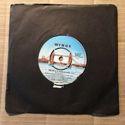 WINGS - WITH A LITTLE LUCK / BACKWARDS TRAVELLER - 7''-SIN - UK 1978 (4)