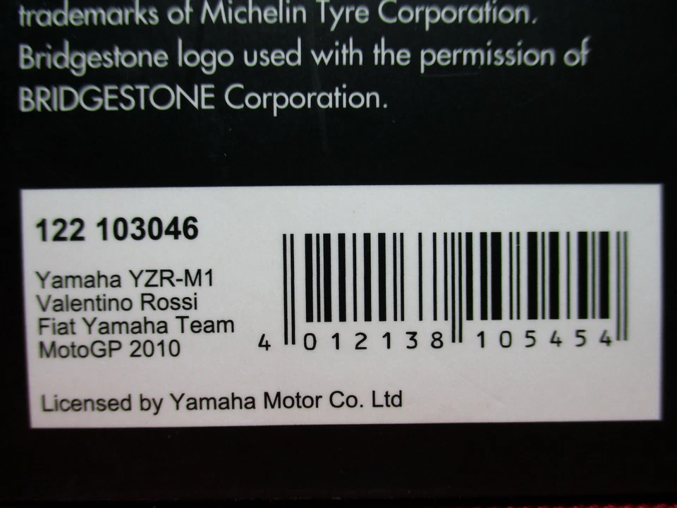 Valentino Rossi Yamaha YZR-M1 Fiat 2010 MotoGP Racing Bike Minichamps 1/12 Scale - Image 3 of 3