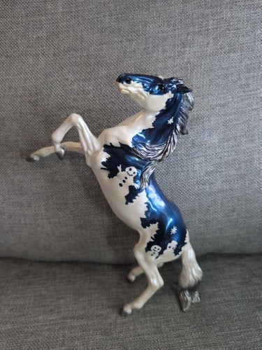 Breyer Neva Glossy Holiday Web Special Christmas Classic Model Horse Neva 2022