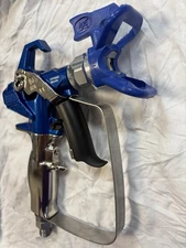 Graco Contractor PC Airless Spray Gun with RAC X 517 SwitchTip - 17Y042