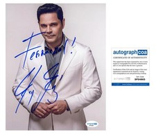 Rey Ruiz "Mi Media Mitad" Singer AUTOGRAPH Signed Autographed 8x10 Photo ACOA