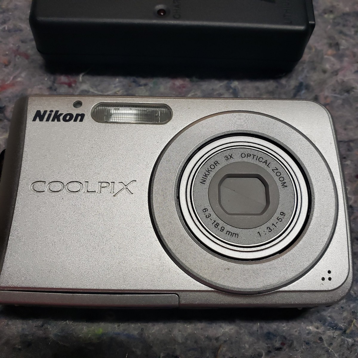 Nikon COOLPIX S202 8.0MP Digital Camera - Silver for sale online