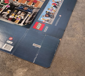 LEGO Assembly Square (10255) 100% Complete Box & Instructions Creator Expert