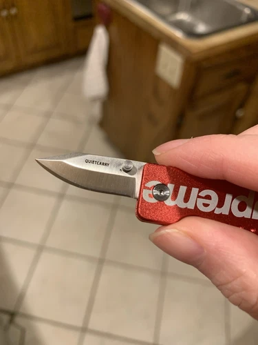 Porte clés Supreme Swiss Tech 2014 boîte logo clé plus couteau de transport silencieux ouvre courrier