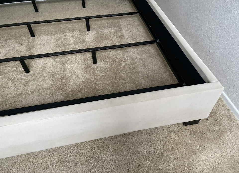 California Kin Bed Frame Upholstered Bed Headboard Velvet Tufted Deep Button - Image 3 of 4