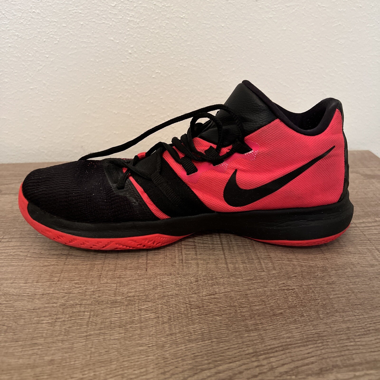 Nike Kyrie Flytrap Black Red Orbit Men NIKE KYRIE FLYTRAP "Red Orbit"