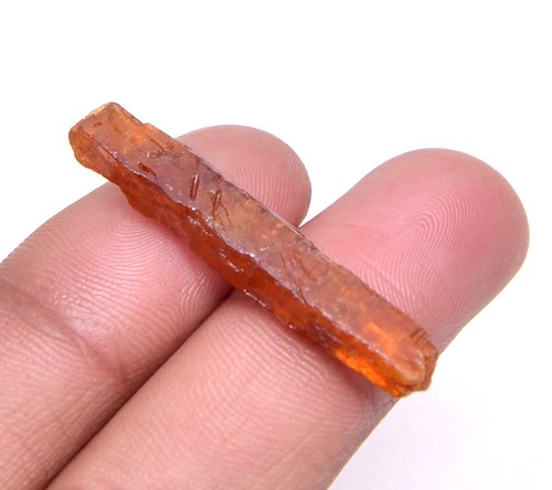 13.55CT Natural Tanzania Orange Kyanite Crystals Specimen Rough- 36X6mm Size - Picture 2 of 5