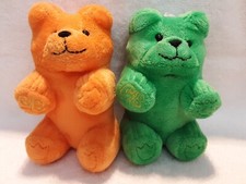2004 GUMMY BEAR CLIP-ON PLUSH KEYCHAIN 5" ORANGE GREEN