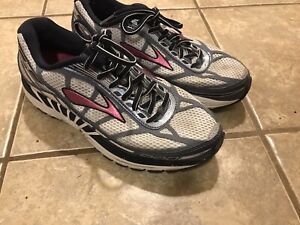 brooks dyad 8 womens on sale