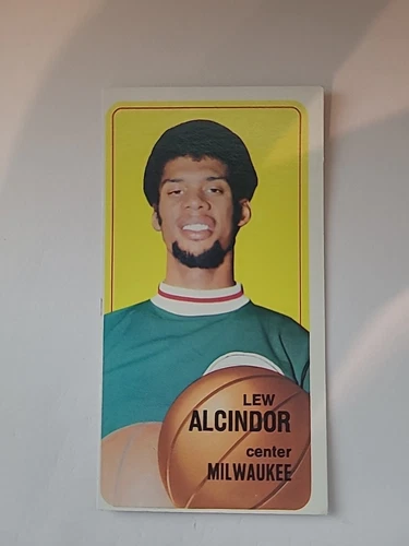 1970-71 Topps- Lew Alcindor #75 (Kareem Abdul-Jabbar) Basketball Card