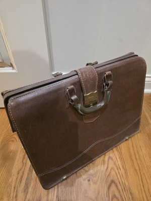 Vintage Leather Schlesinger Doctor Attorney Leather Briefcase Attache (A35)