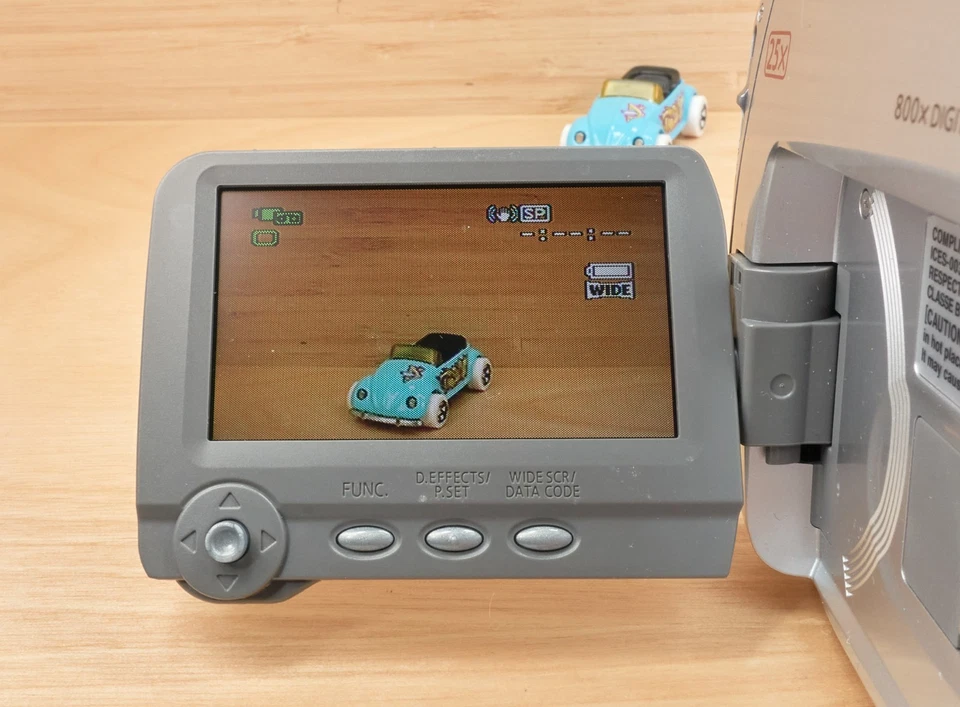 Canon ZR600 MiniDV Camcorder / 25x Optical Zoom / Made in Japan - Image 3 of 4