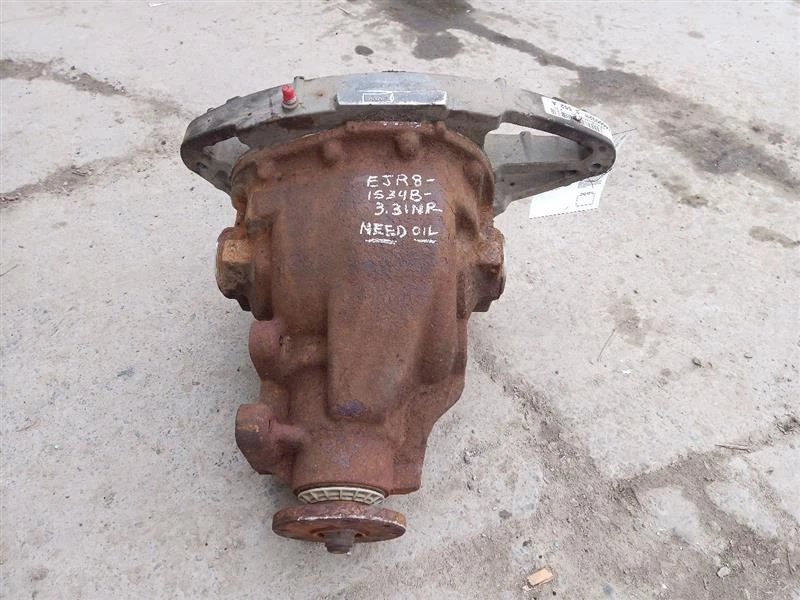 3.31 Ratio Rear Carrier from 2017 Ford Expedition 9483304 Foto 3 de 4