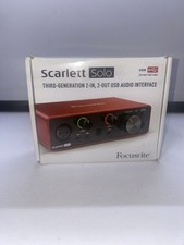 Focusrite Scarlett Solo USB Audio Interface 3rd Generation - Red - Clean