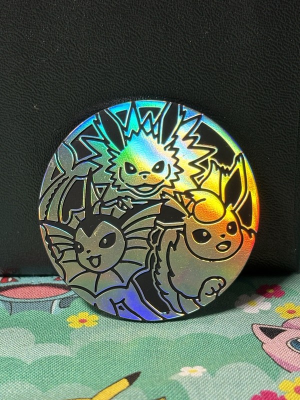Pokemon TCG Collectors Flip Coin, Eeveelution VMAX Premium Collection Holo NM