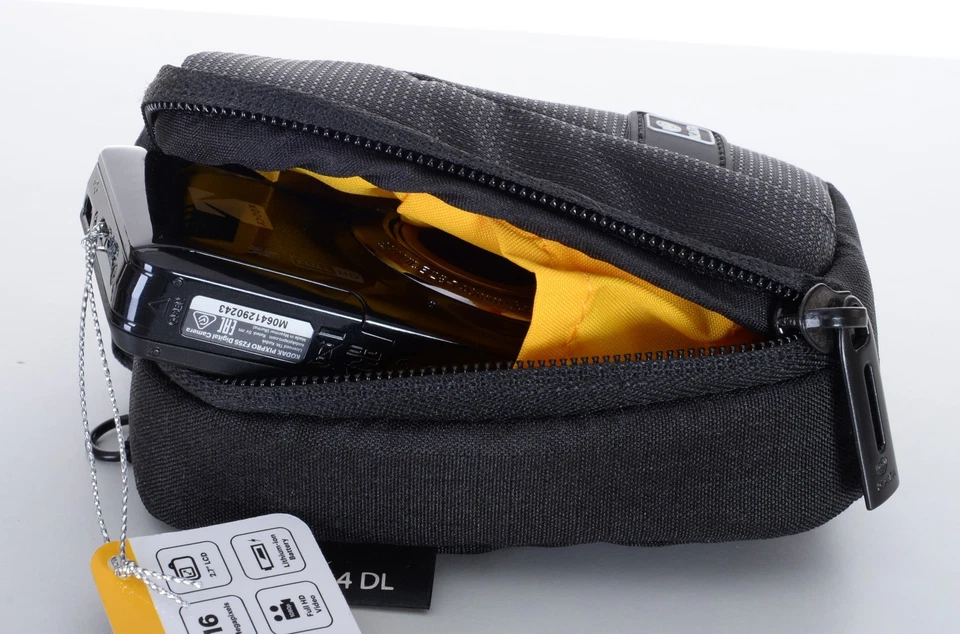 Kodak PIXPRO FZ55 16MP 5x Zoom Compact Camera Bundle Kit - Black - Image 3 of 4