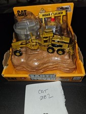 HO SCALE, CAT MOTOR GRADER CONSTRUCTION SET, ...
