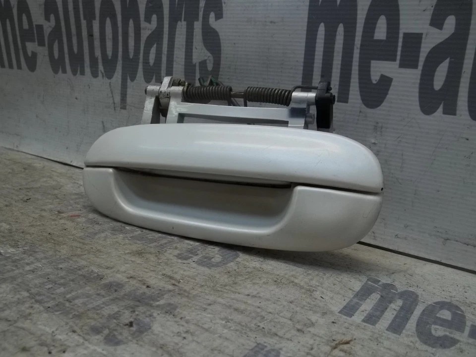 98-04 Cadillac Sevilla Manija de puerta exterior exterior lado conductor trasero izquierdo Foto 3 de 4