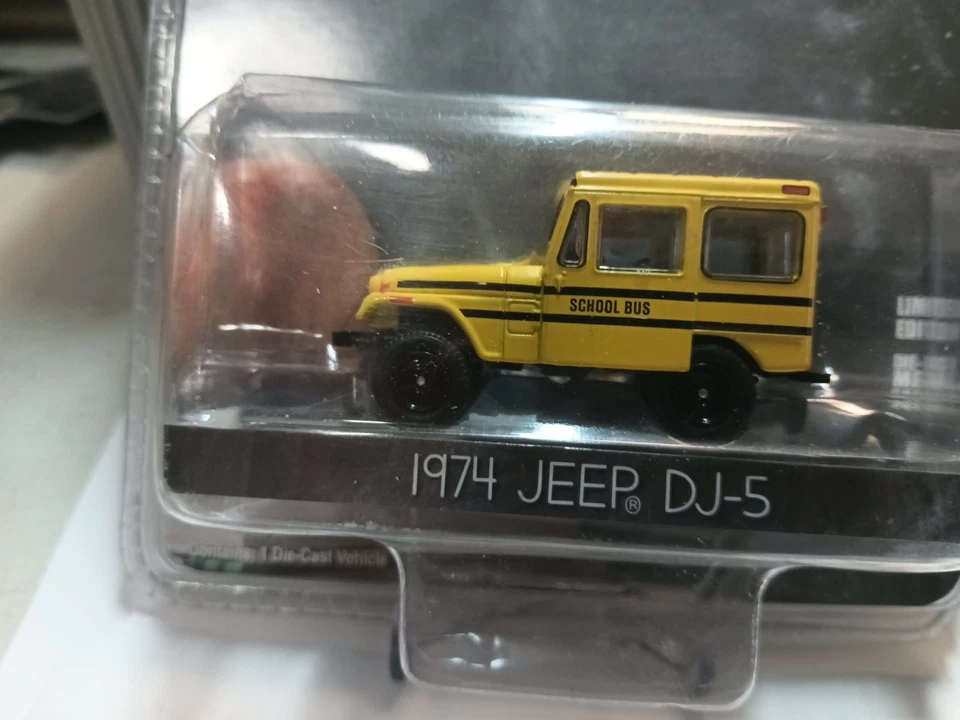 Greenlight Jeep 1974 JEEP DJ-5 - image 2 of 4