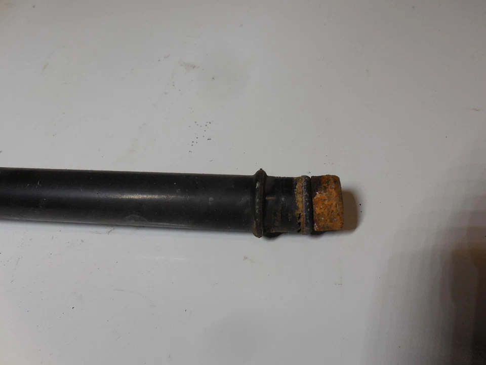 Tubo de salida de refrigerante del motor 05038501AA 11-23 Chrysler 300 Dodge Charger Ram 2500 Foto 3 de 4