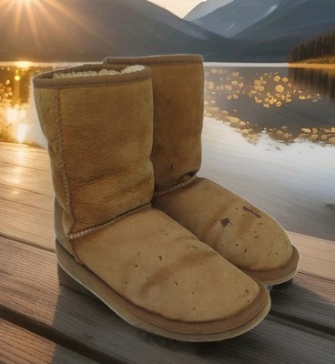 UGG Boots Womens Suede Sheepskin TAN/CHESTNUT Fur Lining Classic Short 5825 Sz 7