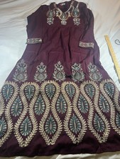 Elegant Embroidered Kaftan   Premium Wrinkle-Free Egyptian Cotton, Medium