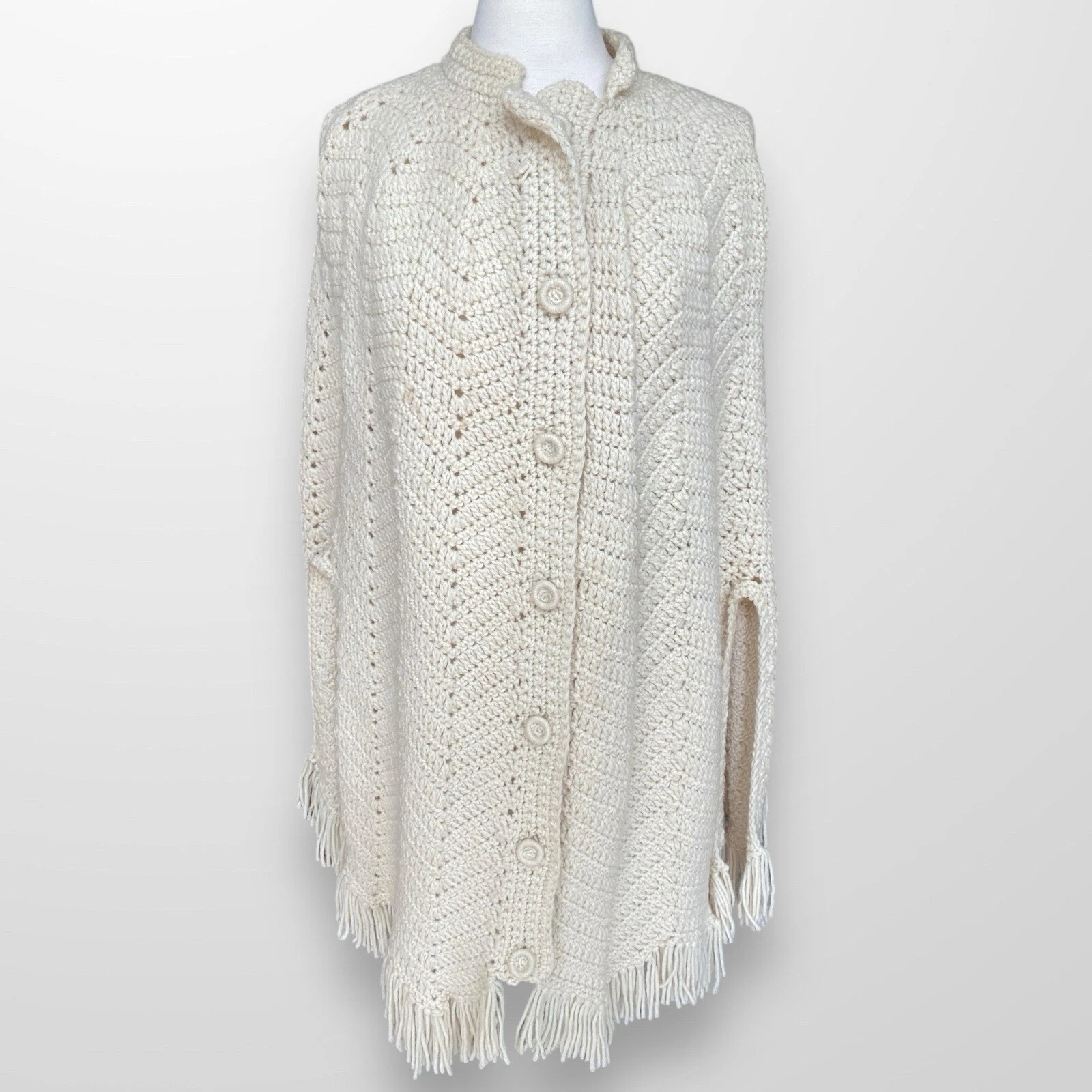 Vintage Handmade Chunky Cable Knit Poncho O/S Cream Fringe Cottagecore Boho