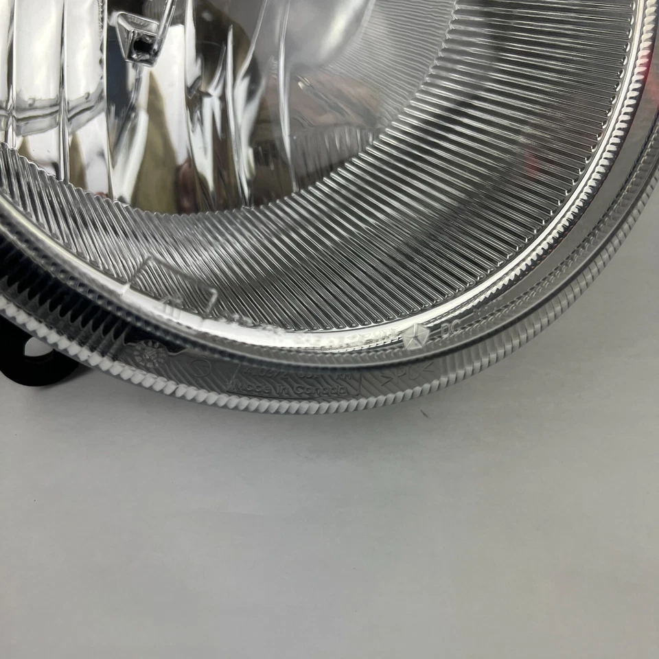 Faro halógeno lado pasajero derecho Jeep Patriot 2007-2017 OEM 05303842AE Foto 3 de 4